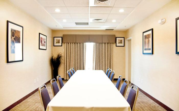 Holiday Inn Express & Suites Clovis Fresno Area By IHG