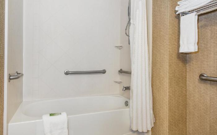 Holiday Inn Express & Suites Tilton By IHG