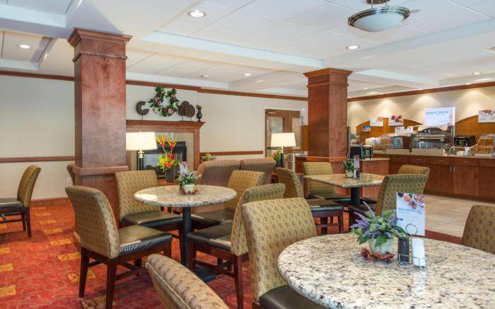 Holiday Inn Express & Suites Tilton By IHG