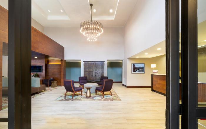 Holiday Inn Express Palestine By IHG