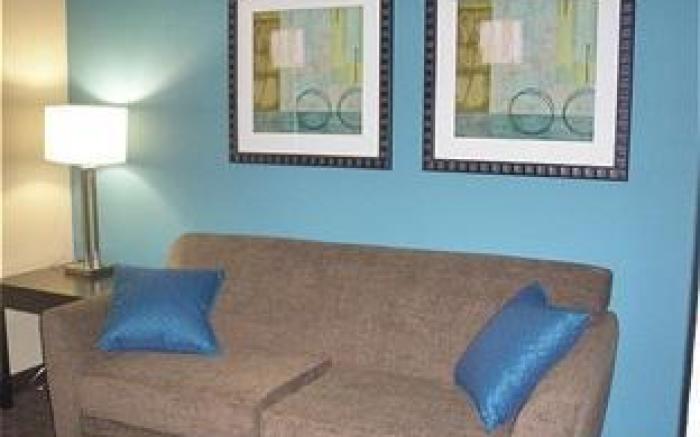 Holiday Inn Express Hotel & Suites North Kansas City By IHG