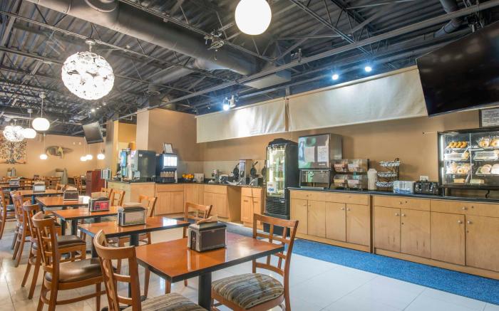 Rodeway Inn & Suites Fort Lauderdale Airport & Cruise Port