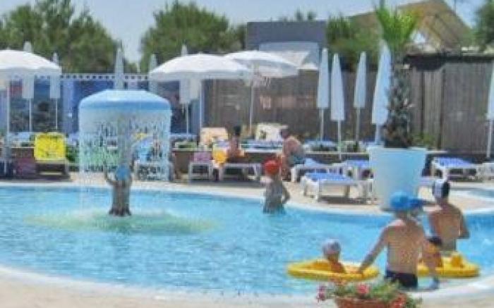 La Isla Resort