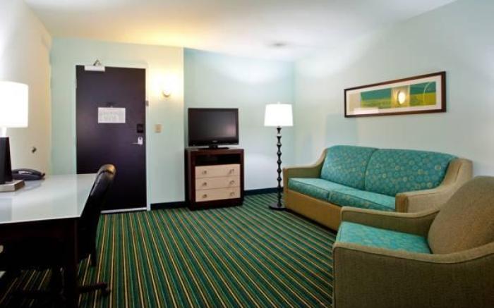 Holiday Inn Express Hotel & Suites Norfolk Airport By IHG