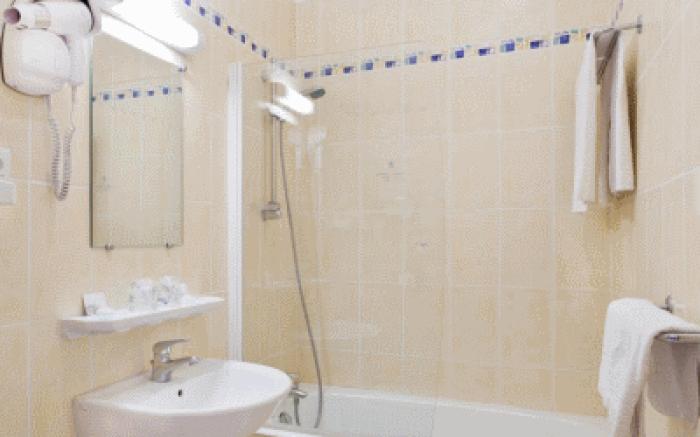 Hotel Du Quai Voltaire