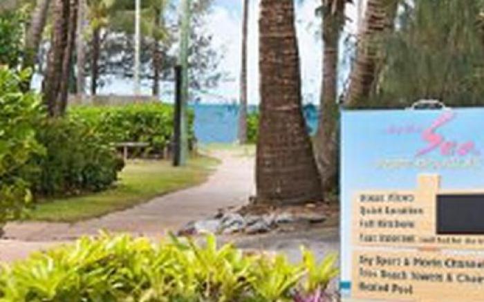 By The Sea Port Douglas Apartments