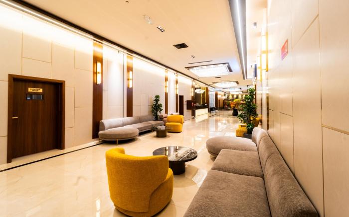 Grand Astoria Hotel