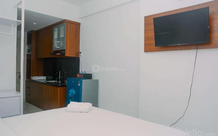 Cozy Studio Patraland near Bekasi St By Travelio
