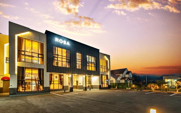 Gyeongpo Rosa Kids Poolvilla