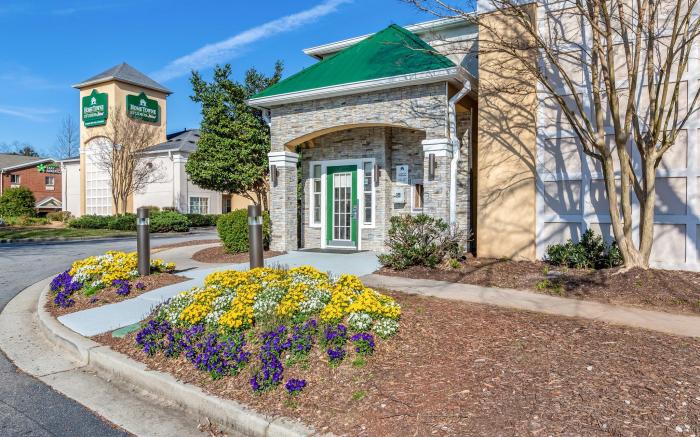 HomeTowne Studios Atlanta NE - Peachtree Corners