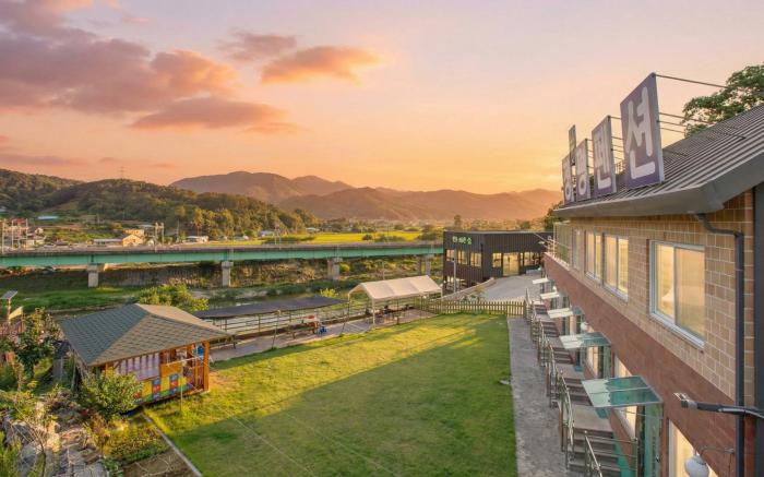 Gapyoeng New Cheongpyeong Pension