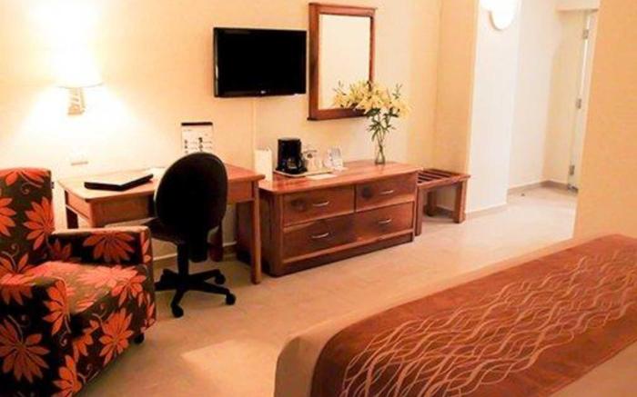 Comfort Inn Monterrey Valle