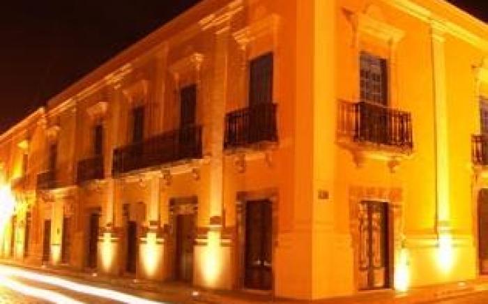 Hotel Plaza Colonial
