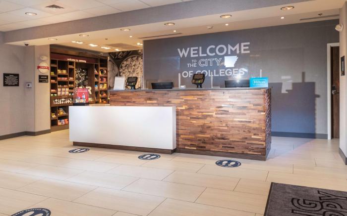 Hampton Inn & Suites Conway, AR