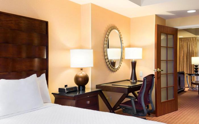 Embassy Suites by Hilton Norman Hotel & Conference Center