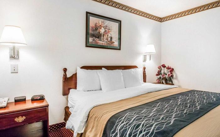 Econo Lodge Inn & Suites Southeast