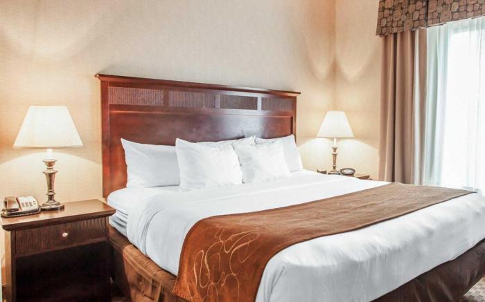 Holiday Inn Express and Suites Milwaukee NW Park Place By IHG