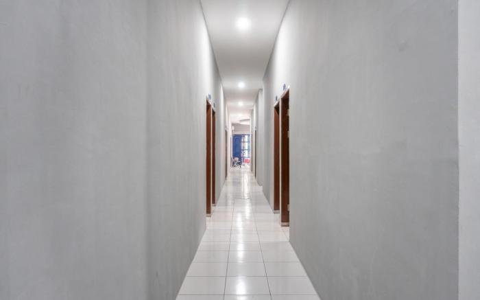 RedDoorz near Manhattan Square Medan