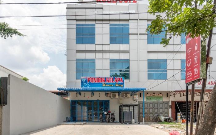 RedDoorz near Manhattan Square Medan