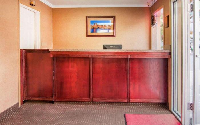 Econo Lodge City Center