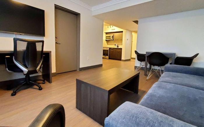 Super 8 by Wyndham Macleod Trail Calgary