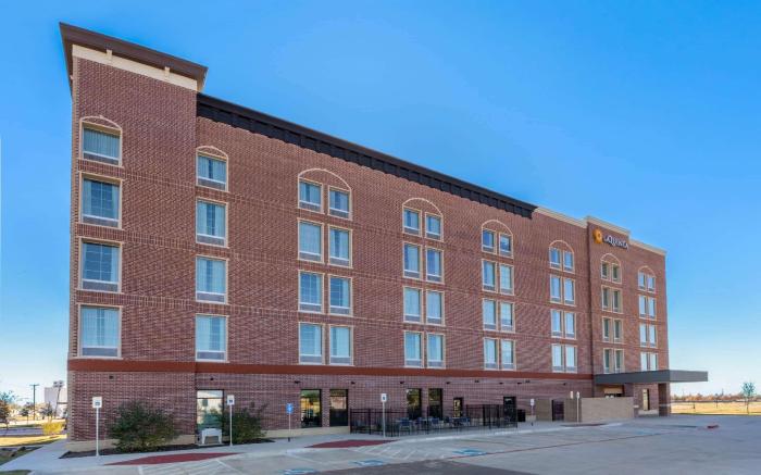La Quinta Inn & Suites by Wyndham Dallas - Frisco Stadium