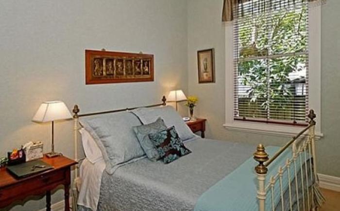 Eden Park Bed And Breakfast Inn