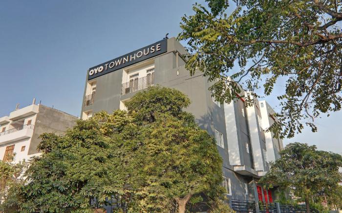 Super Townhouse 139 Ashiyana Smriti Upvan Near Emerald Mall Lucknow