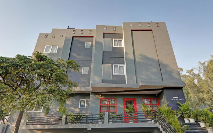 Super Townhouse 139 Ashiyana Smriti Upvan Near Emerald Mall Lucknow