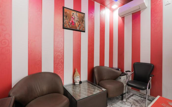 Super Hotel O Aastha Near Chaudhary Charan Singh International Airport