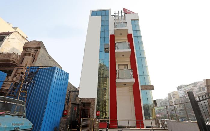 Flagship Kings Stay Near M2k Cinemas Rohini