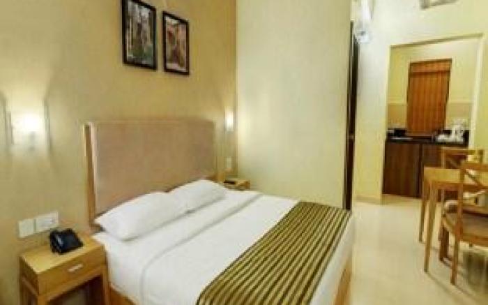 Sandalwood Hotel & Suites