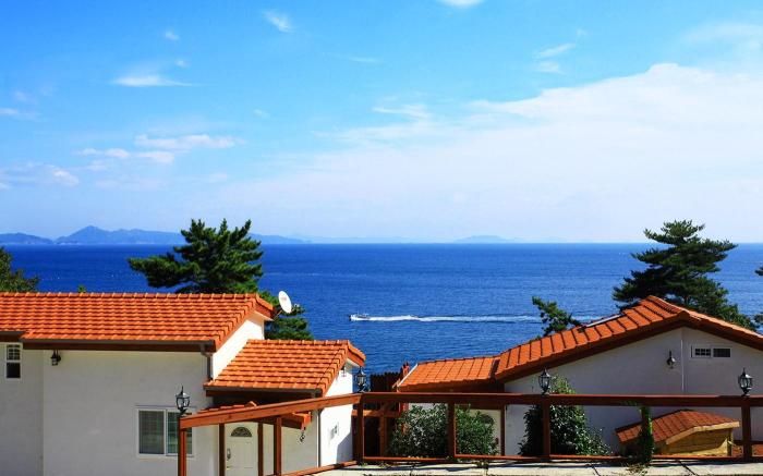 Namhae Eunbit Bada Pension