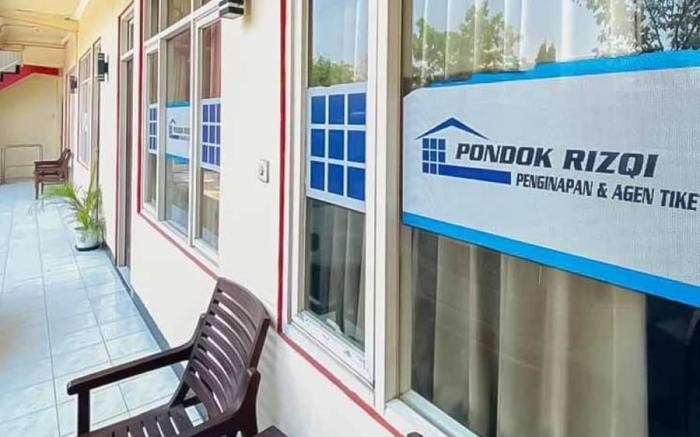 RedDoorz Syariah near T1 Juanda Airport 2