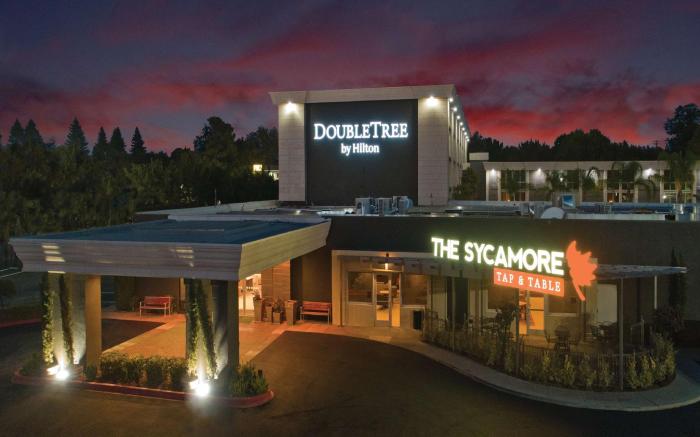 DoubleTree by Hilton Chico