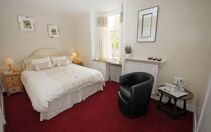 The Elphinstone Hotel