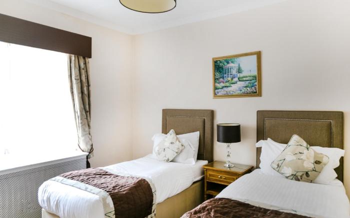 Park Lane Apartments/Shaw House