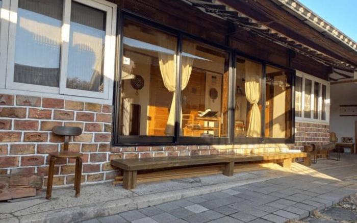 jeonjuhanogmaeulsugbag morangeseuteuhauseu