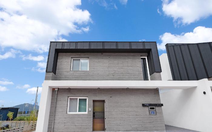 The jinhyeon pool villa