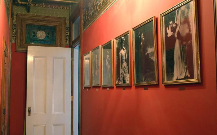 Chateau Tivoli Bed and Breakfast