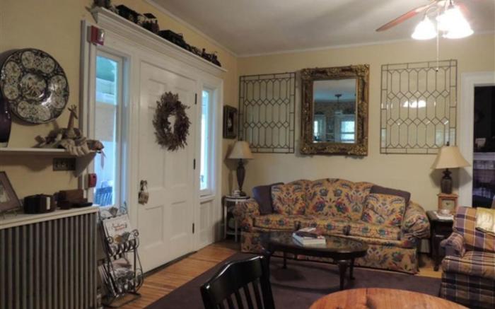 Brookview Manor Inn