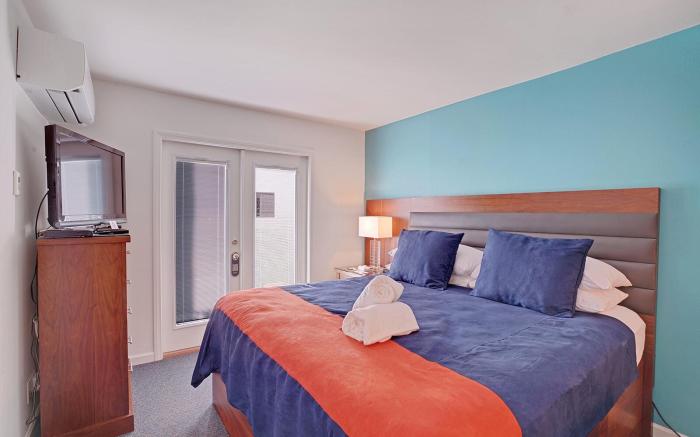 INNdulge Iconic Gay Men's Resort