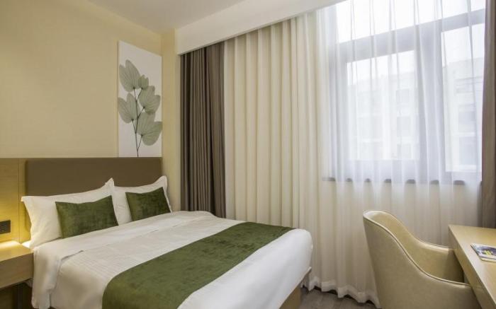 Green Tree Inn Express Yangzhou Wanda