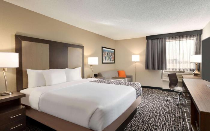 La Quinta Inn & Suites by Wyndham St Louis Route 66