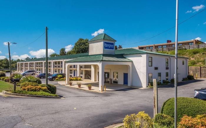 Rodeway Inn & Suites