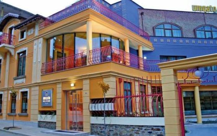 Uniqato Hotel