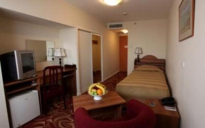 Ani Plaza Hotel