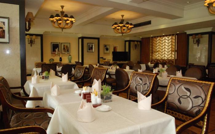 Grand Land Hotel