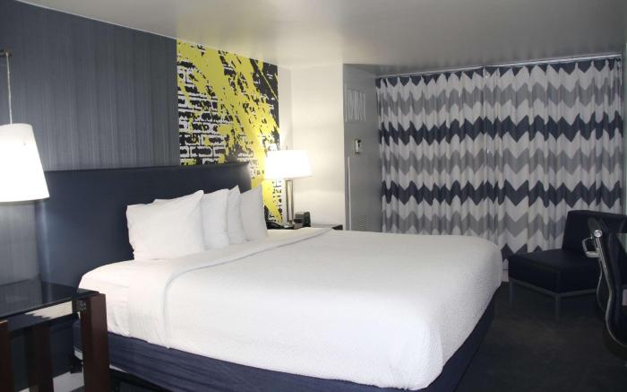 Comfort Inn & Suites Baltimore Inner Harbor