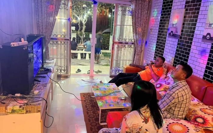 Party House Pool Villa Huahin (Near 7-11) 4-15 Pax